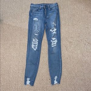 American Eagle ripped skinny jeans. Worn once.